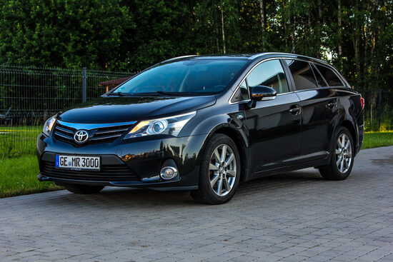 Toyota Avensis Executive 2.2d Механика -2013-